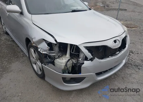 2011 Toyota Camry Se z USA, uszkodzony, nr VIN 4T1BF3EK4BU212524